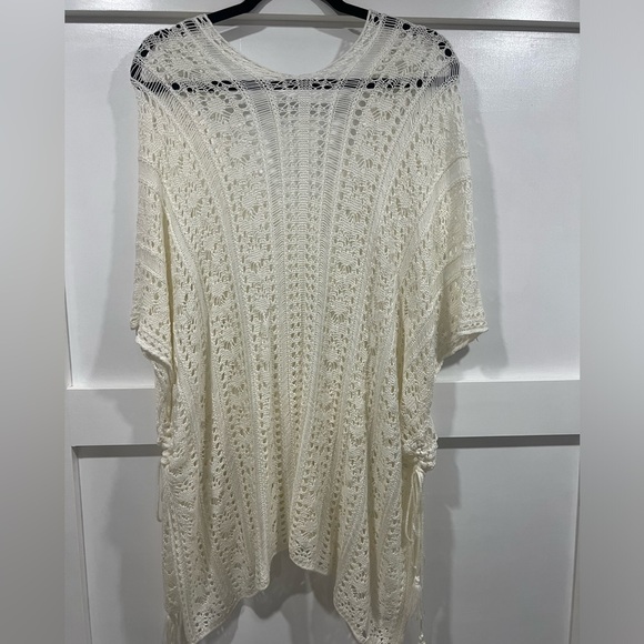 Cream crochet cover up - Picture 2 of 5
